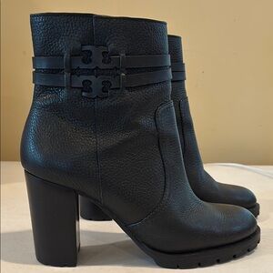 EUC- Tory Burch Leigh Lug Sole Black Booties, Size 9.5
